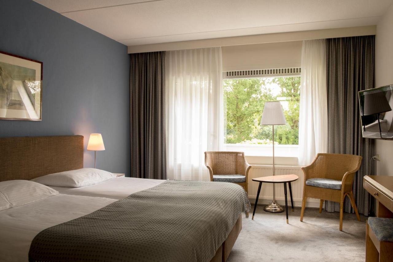 Hotel Bakker วอร์เดน ภายนอก รูปภาพ